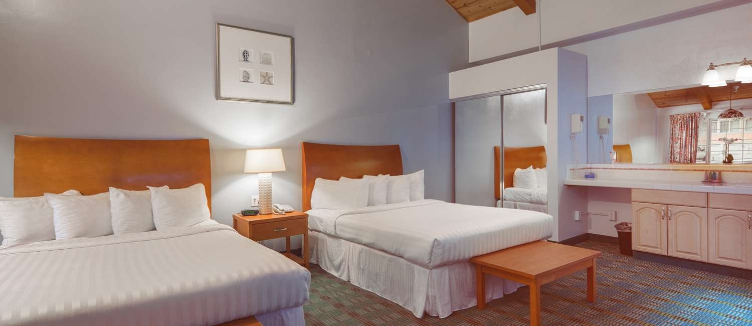 GUEST ROOMS AND SUITES WITH ALL THE COMFORTS OF HOME