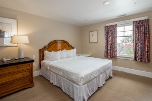 Butterfly Grove Inn - Family Suite Master Room